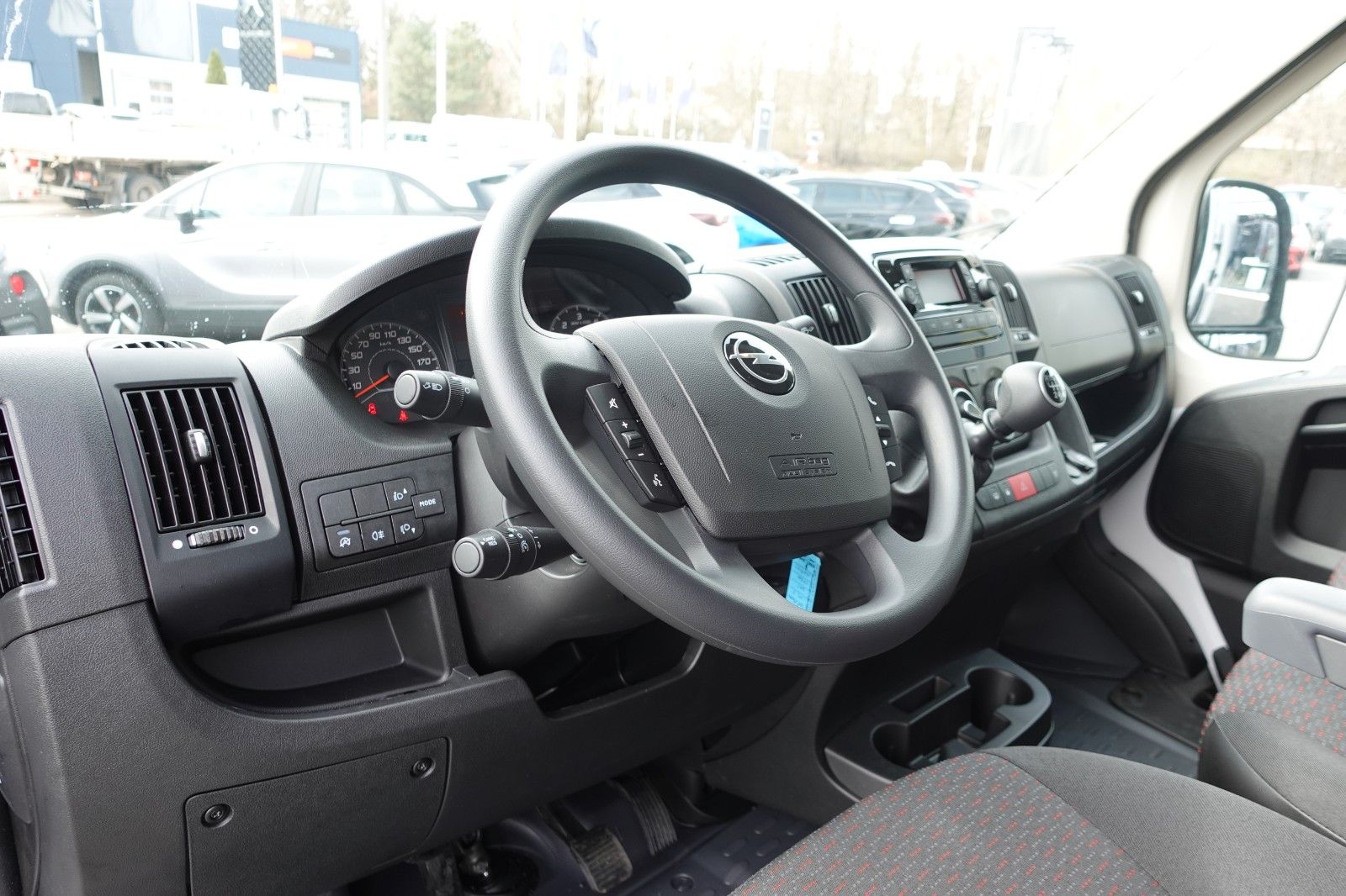 Fahrzeugabbildung Opel Movano Cargo L2H2 2.2 Diesel 103 kW