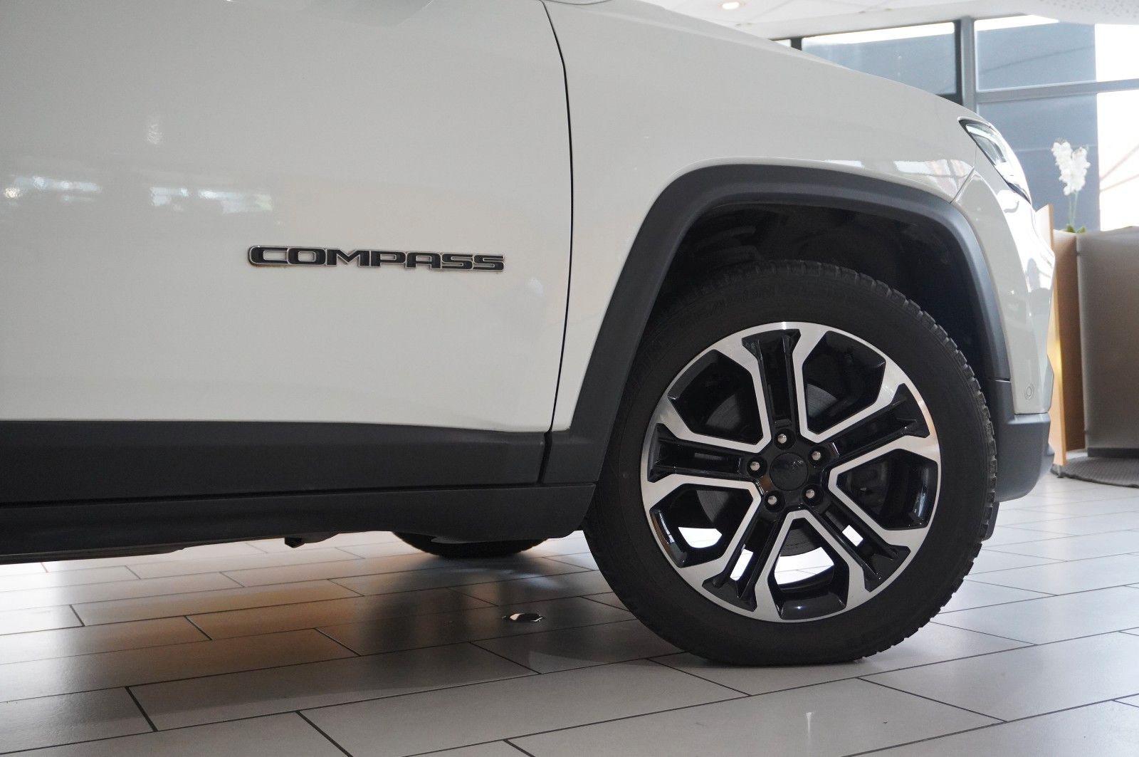 Fahrzeugabbildung Jeep Compass 1.3T GSE LIMITED NAVI/LED/360°/VIRT/DAB+