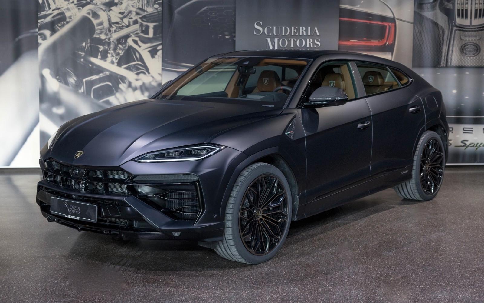 Lamborghini URUS SE |CARBON |B&O-SOUND |NERO-MATT |ON STOCK