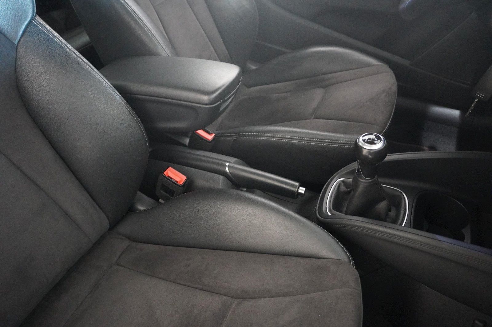 Fahrzeugabbildung Audi A1 1.4 TFSI NAVI/BI-XENON/SHZ/SPORT/PDC/TEMP/AHK