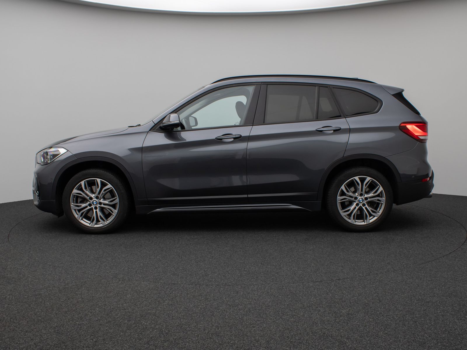 Fahrzeugabbildung BMW X1 xD20d Sport Line Kamera Panorama HUD DAB AHK