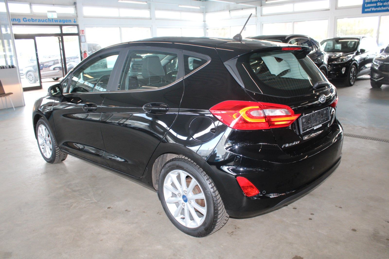 Fahrzeugabbildung Ford Fiesta Titanium 5-T KLIMA Allwetter PDC WinterP.