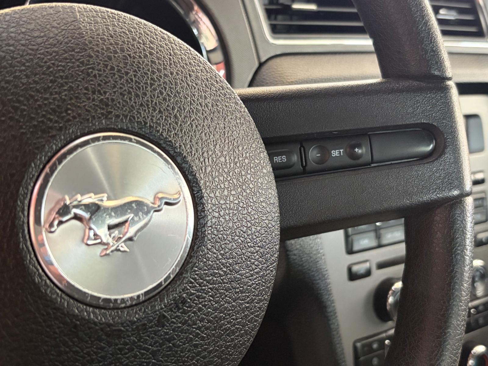 Ford Mustang 3.7 V6 305ch BVM - 2 ème main - Carnet entretien - CT récent - Régulateur