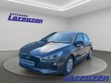 Hyundai i30 Trend AHK Fahrerprofil LenkradHZG Spurhaltea - Hyundai i30 mit Diesel-Antrieb: Limousine