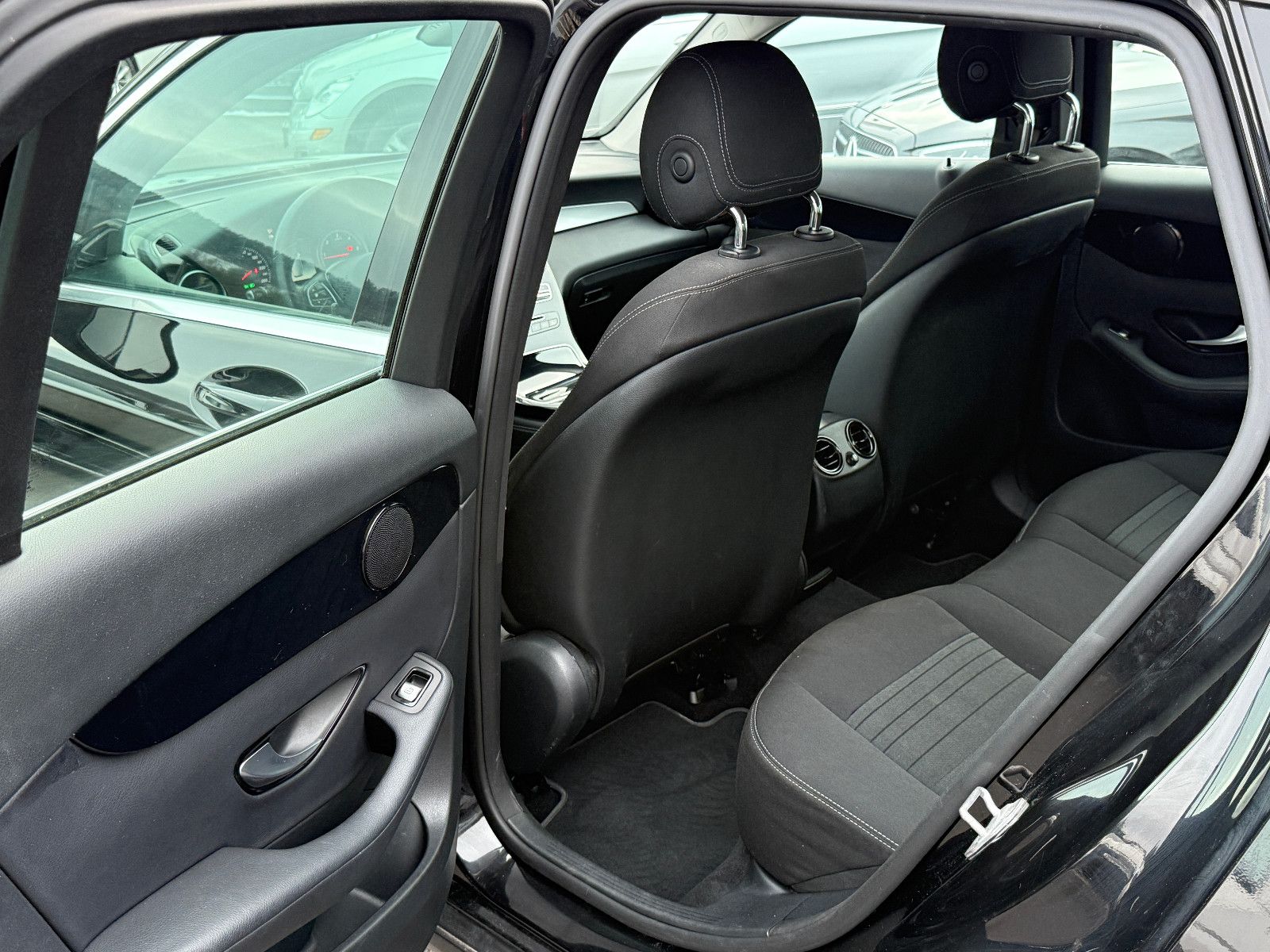 Fahrzeugabbildung Mercedes-Benz GLC 220d 4Matic 9G Exclusive GRA Nav LED SHZ PDC