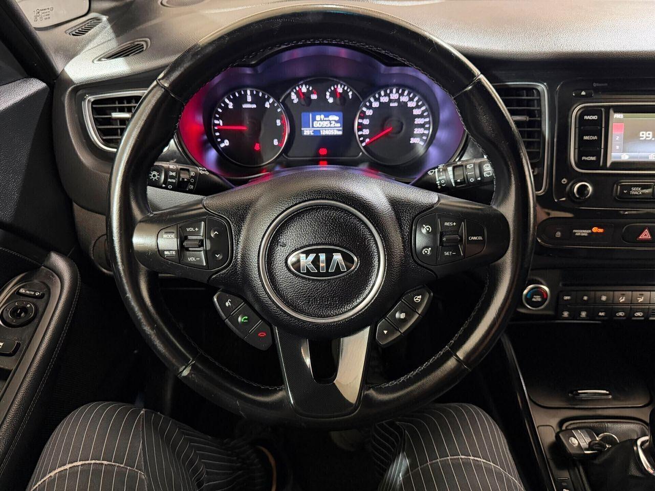 Kia Carens 2014 — photo 14