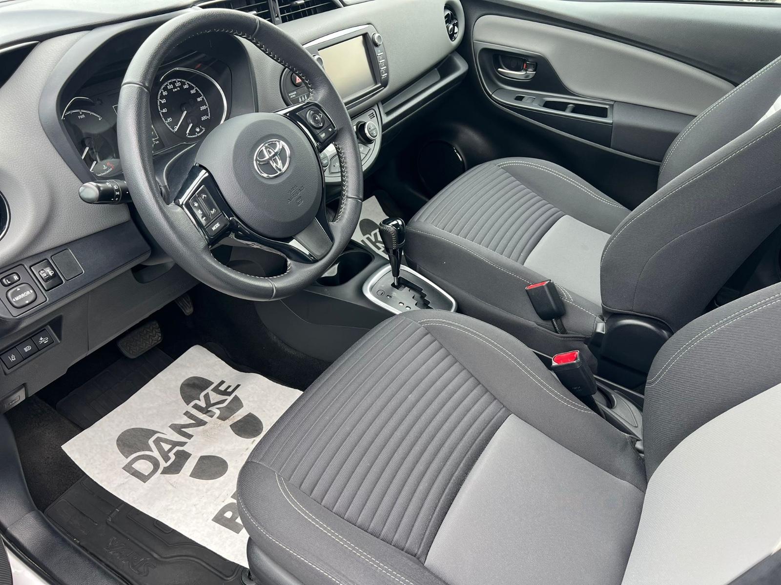 Toyota Yaris Hybrid 5 türig Automatik