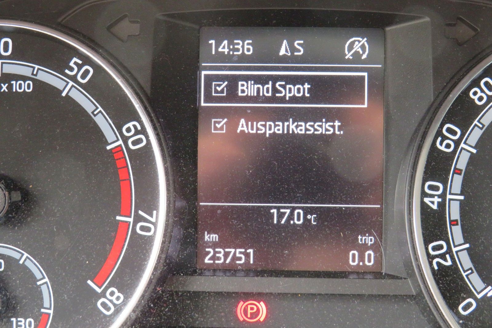 Fahrzeugabbildung SKODA Fabia Combi Ambition NAVI PDC GJ SITZH APP 1.HD