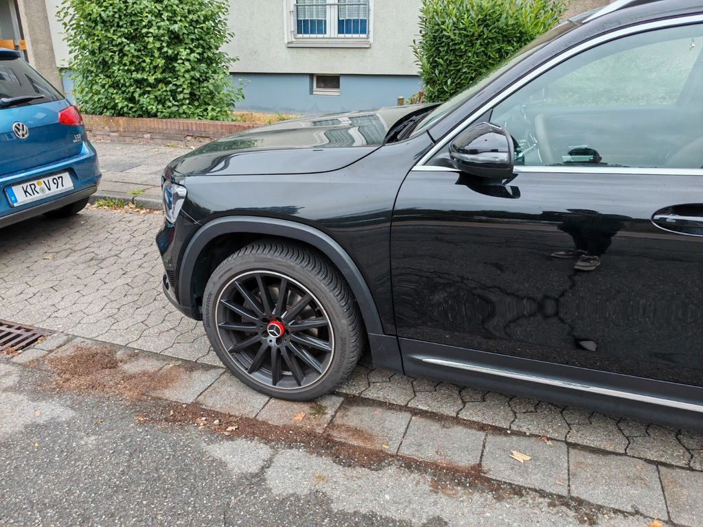 Image of Mercedes-Benz GLB 200