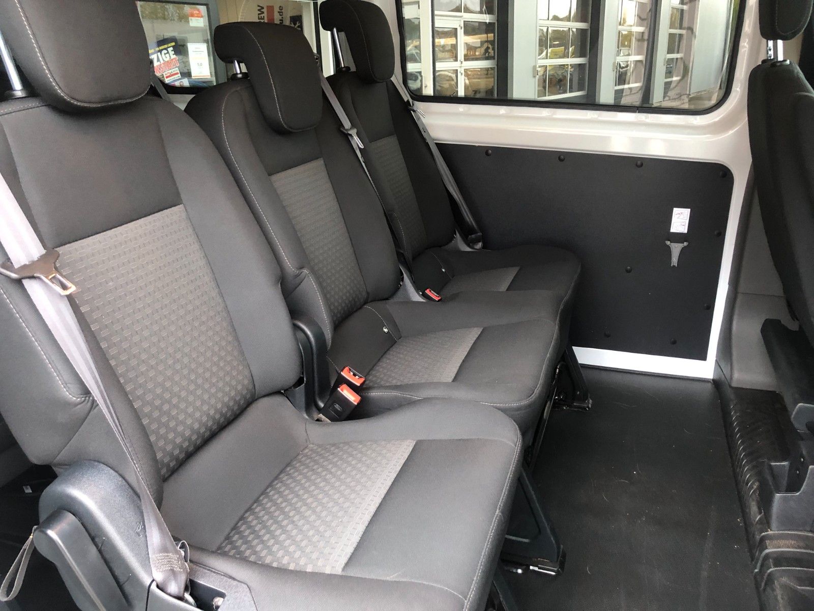 Fahrzeugabbildung Ford Tourneo Custom Kombi Trend 9 Sitzer/wenig KM