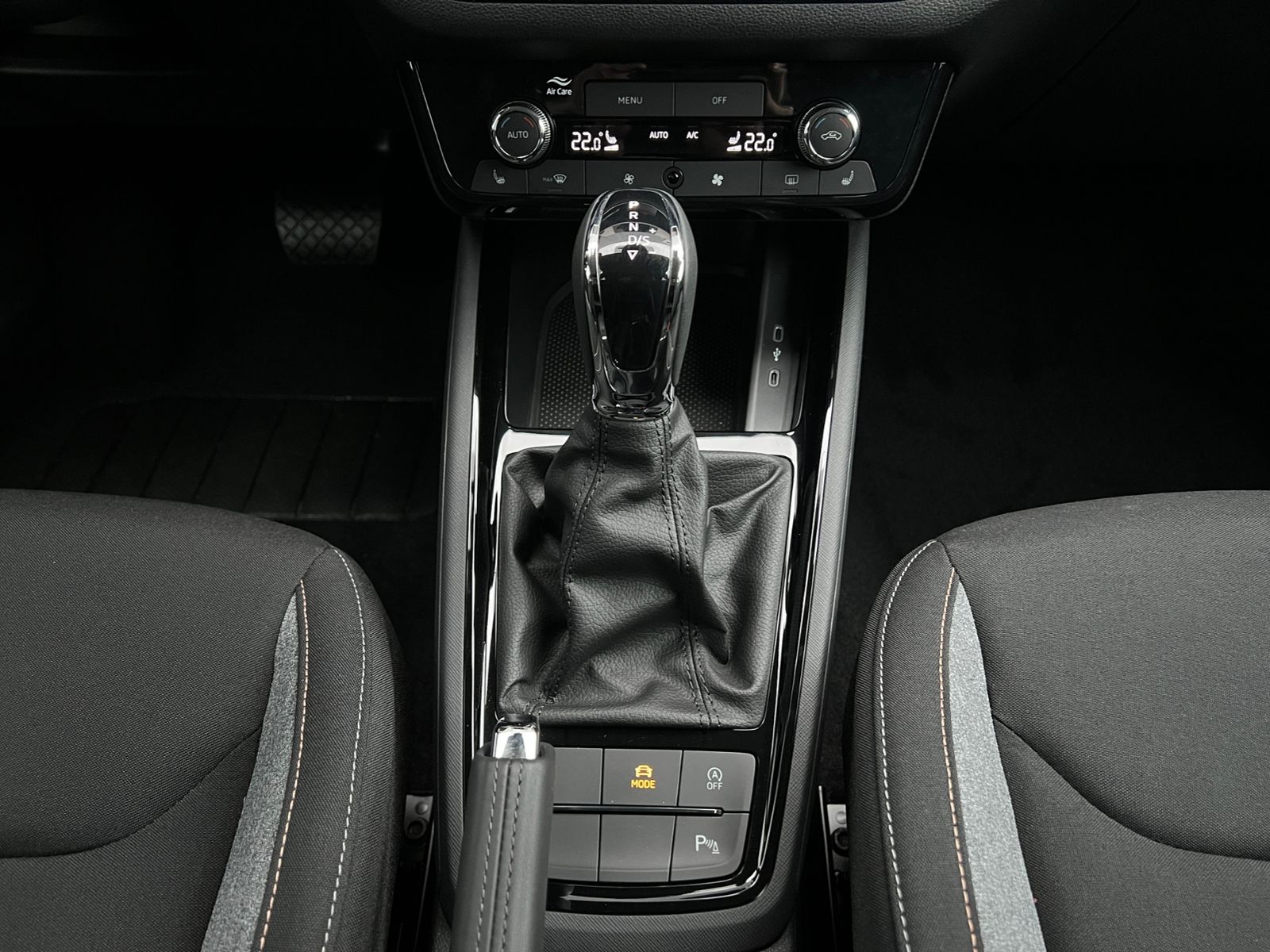 Fahrzeugabbildung SKODA Kamiq Selection 1.0 TSI DSG *LED, ACC, SmartLink