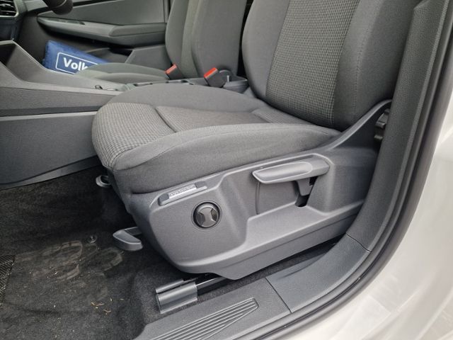 Fahrzeugabbildung Volkswagen Caddy Maxi Heckeinstieg Rollstuhl