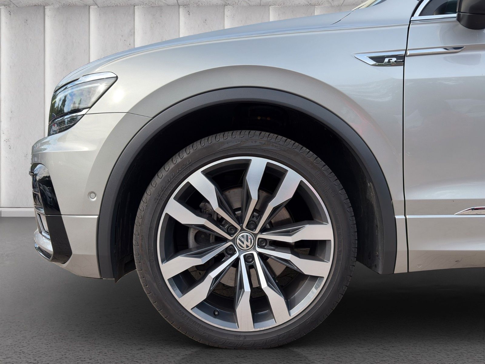Fahrzeugabbildung Volkswagen Tiguan Highline R-Line 4Motion DSG*ACC*LED*SHZ**
