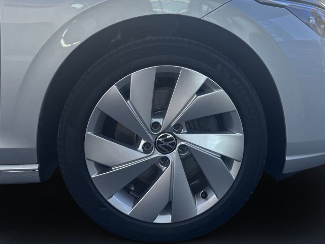 Golf VIII Variant 2.0 TDI DSG Style PANO AHK NAV