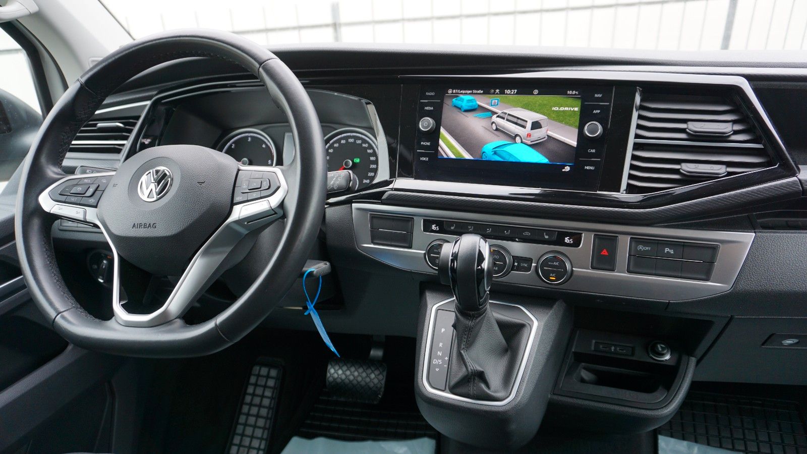 Fahrzeugabbildung Volkswagen T6 Multivan 2.0L TDI DSG Kamera Navi AHK 7 Sitze