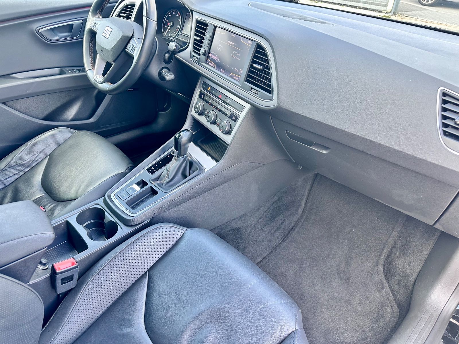 Fahrzeugabbildung SEAT LEON ST X-PERIENCE 4DRIVE*AUTOM+AHK*