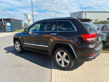 Jeep Grand Cherokee - 12