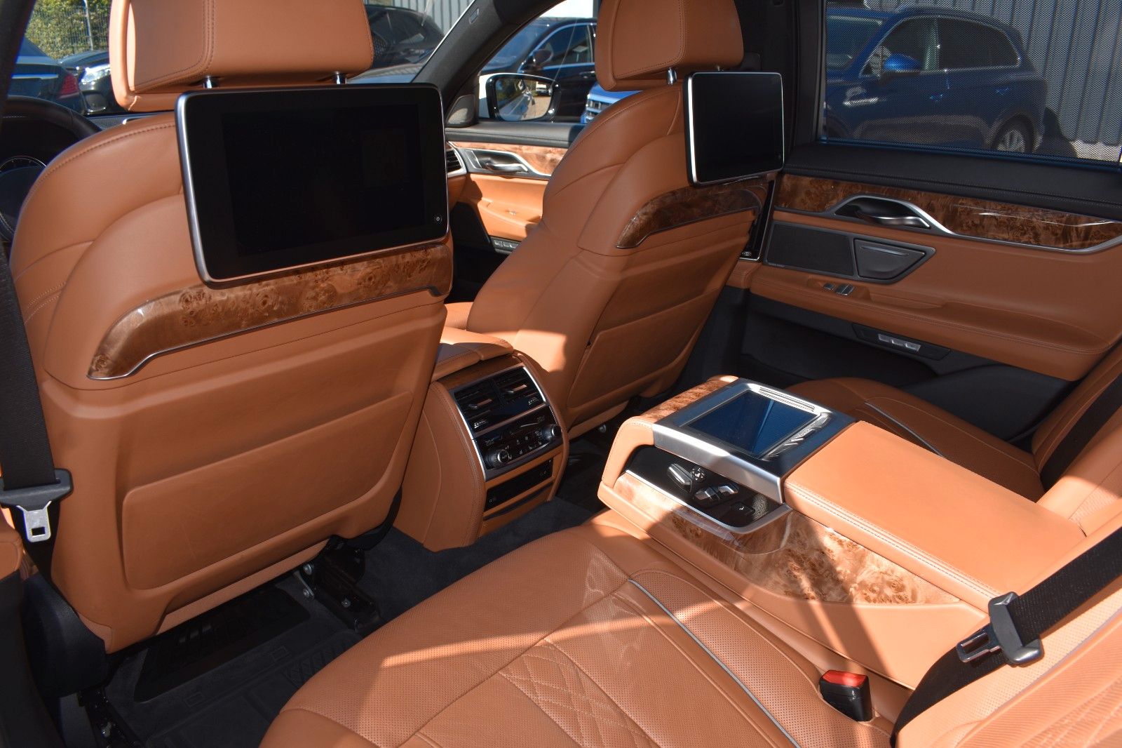 Fahrzeugabbildung BMW 750d Lim xDrive M Sport Laser 1 Hand Voll TVfond