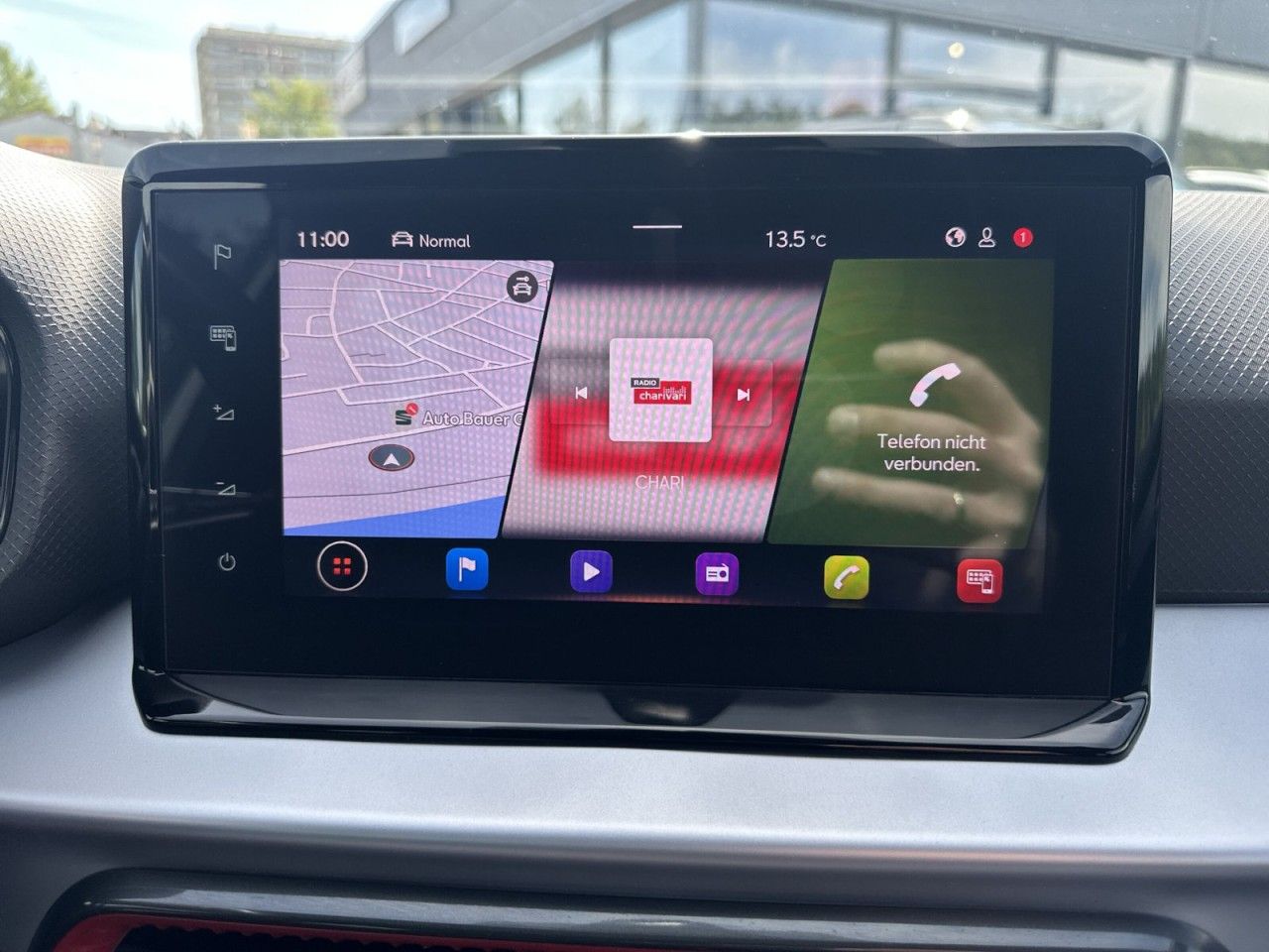 Fahrzeugabbildung SEAT Arona FR 1.0 TSI 110 PS 6-Gang-Kamera*1Hnd* - mit KI generiert/bearbeitet