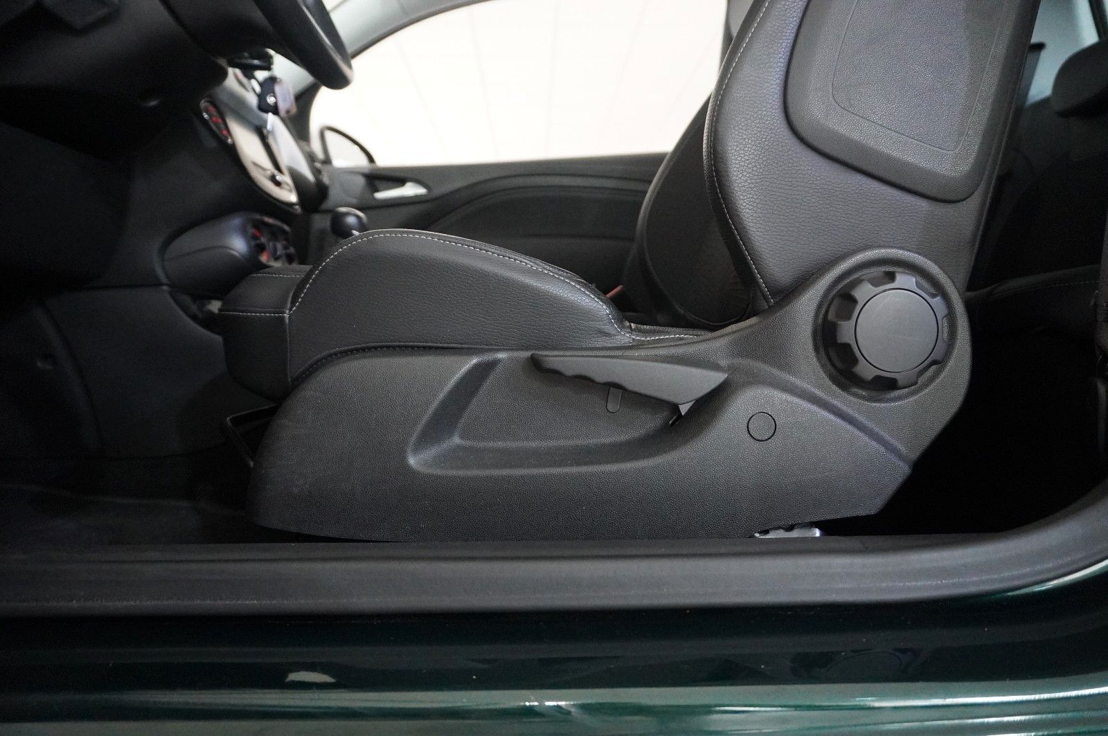 Fahrzeugabbildung Opel Adam 1.4 JAM NAVI/SHZ/PDC/KLIMA/LHZ/TEMP.