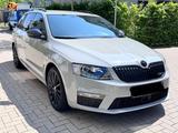 Skoda Octavia Combi RS 4x4 - Skoda Octavia: Allradantrieb, RS