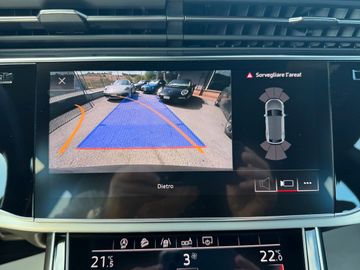 Audi Q8 - 9