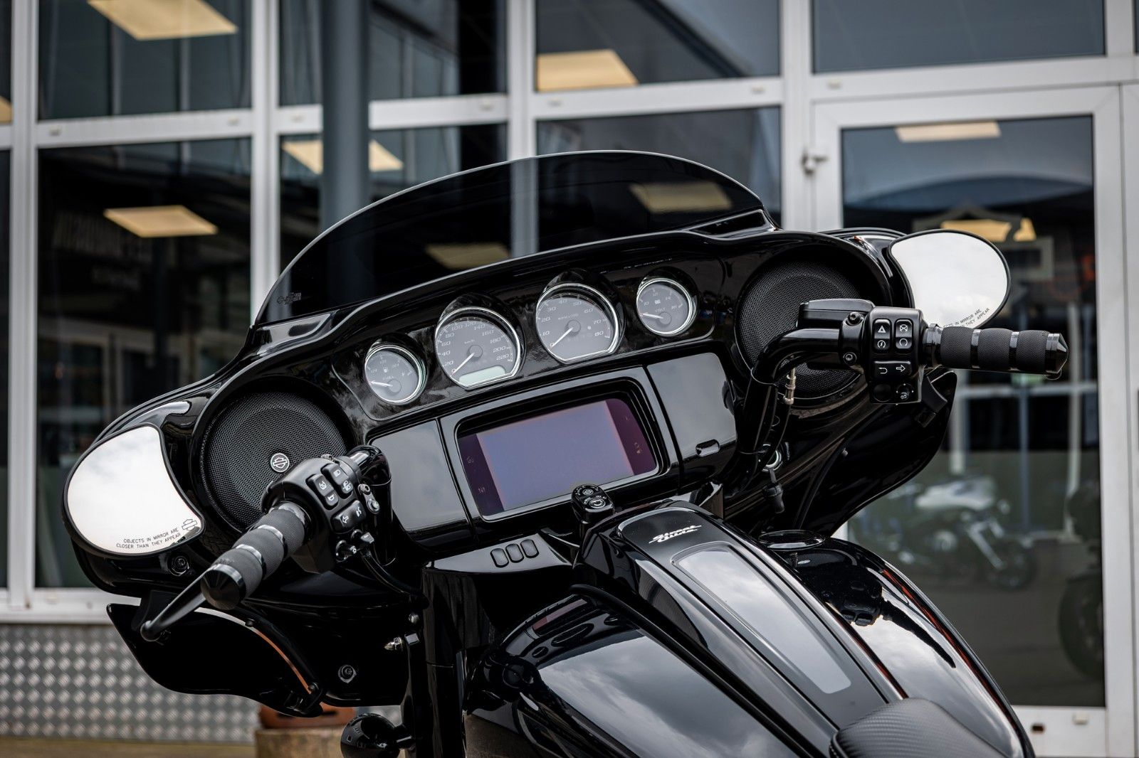 Fahrzeugabbildung Harley-Davidson FLHXST STREET GLIDE ST 117 - Kesstech -