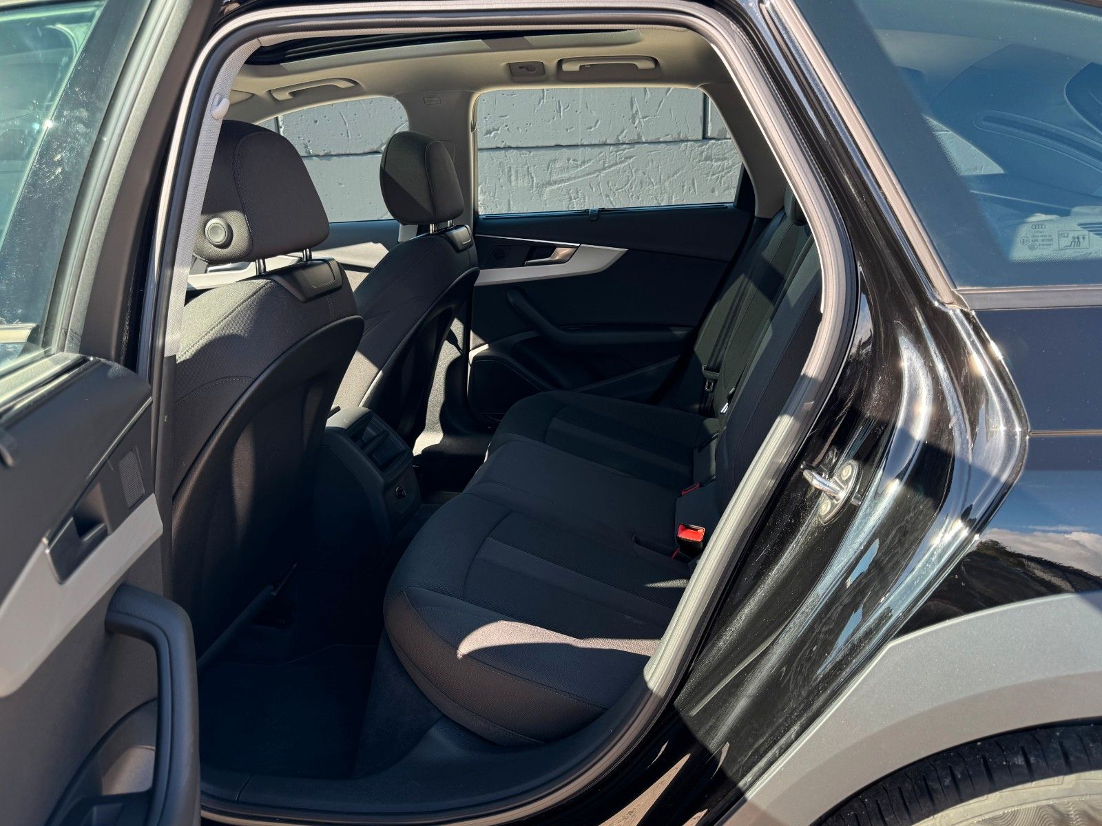 Fahrzeugabbildung Audi A4 Allroad 45 TFSI quattro Pano Temp. Navi SHZ