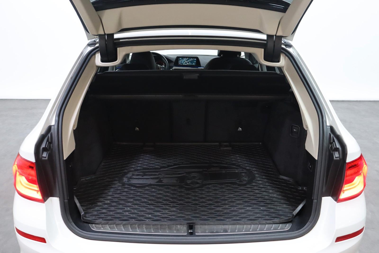 BMW 520i Sportline*SHADOW*LEDER*NAVI*LED*KAMERA