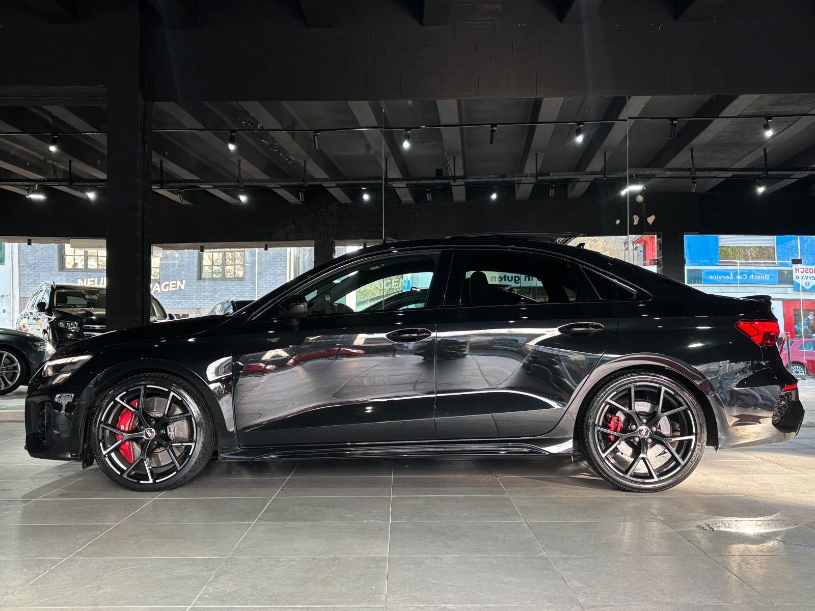 Fahrzeugabbildung Audi RS3 Lim. *Panorama*RS-Sitze*Carplay*SportAuspuff