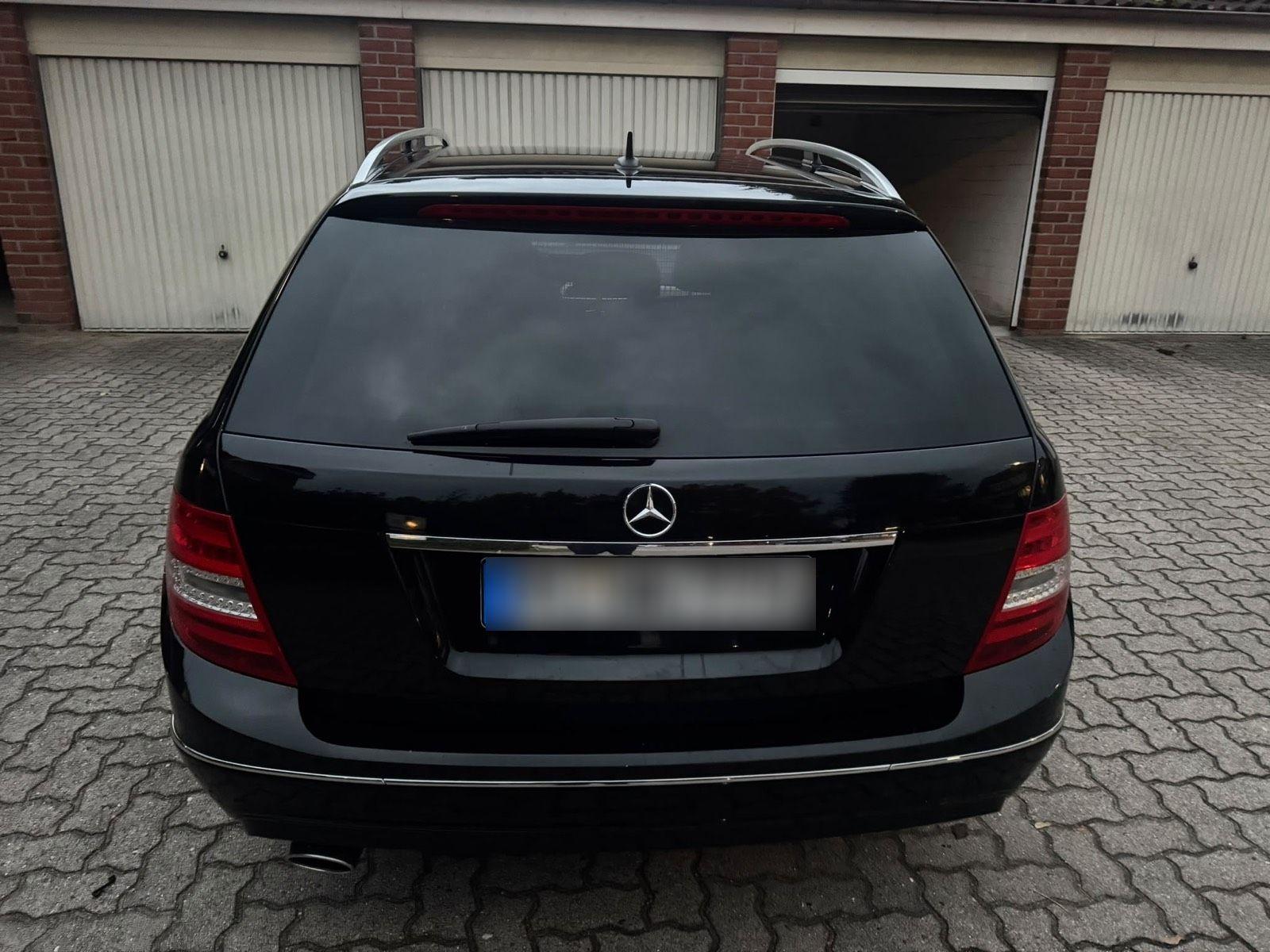 Mercedes-Benz C220 2011 — photo 8