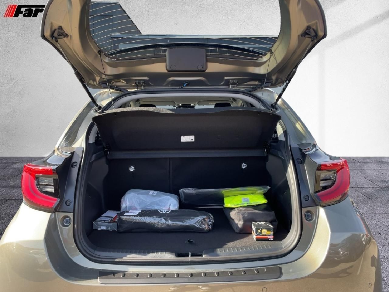 Fahrzeugabbildung Toyota Yaris Hyb. Teamplayer +Safety-Pak. +Comfort-Pak.