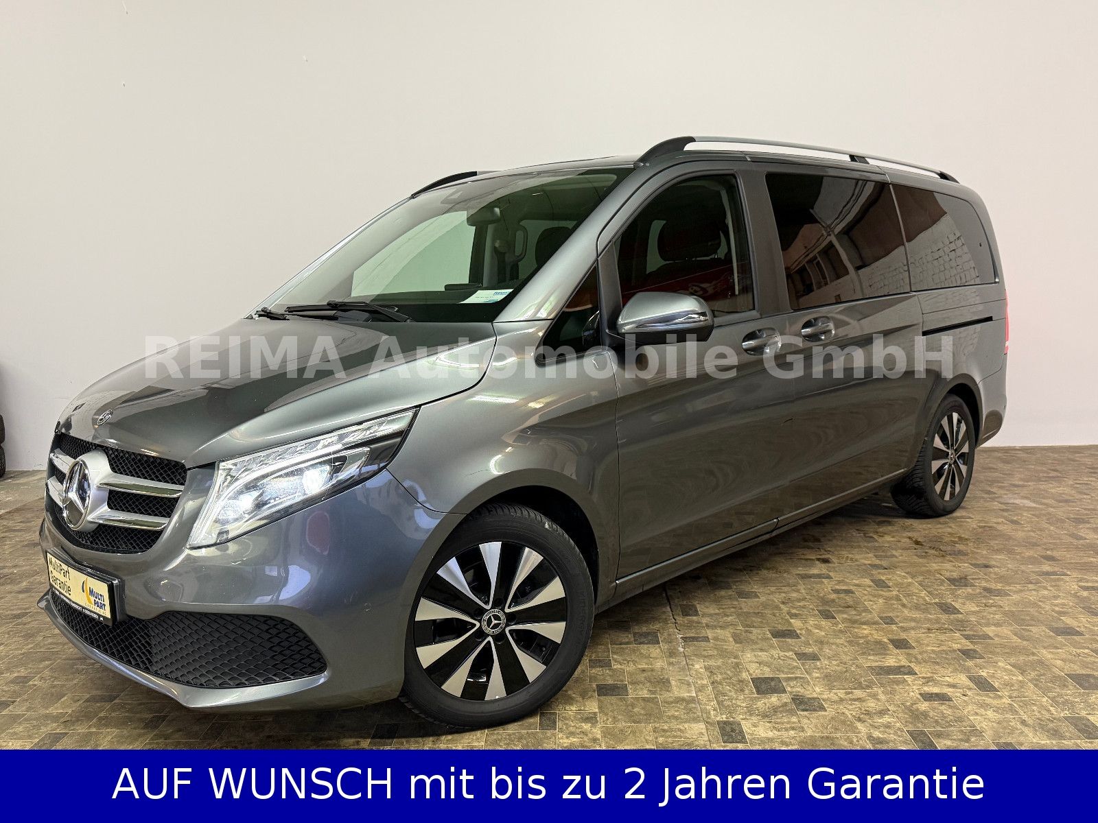 Fahrzeugabbildung Mercedes-Benz V 250 d EDITION lang, 6 Sitzer, LED, ACC