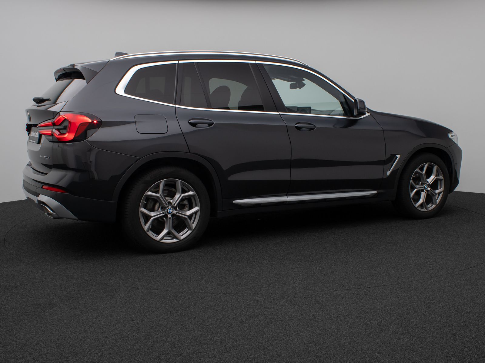 Fahrzeugabbildung BMW X3 xD20d Panor Kamera DAB HiFi Komfort Sport 19"