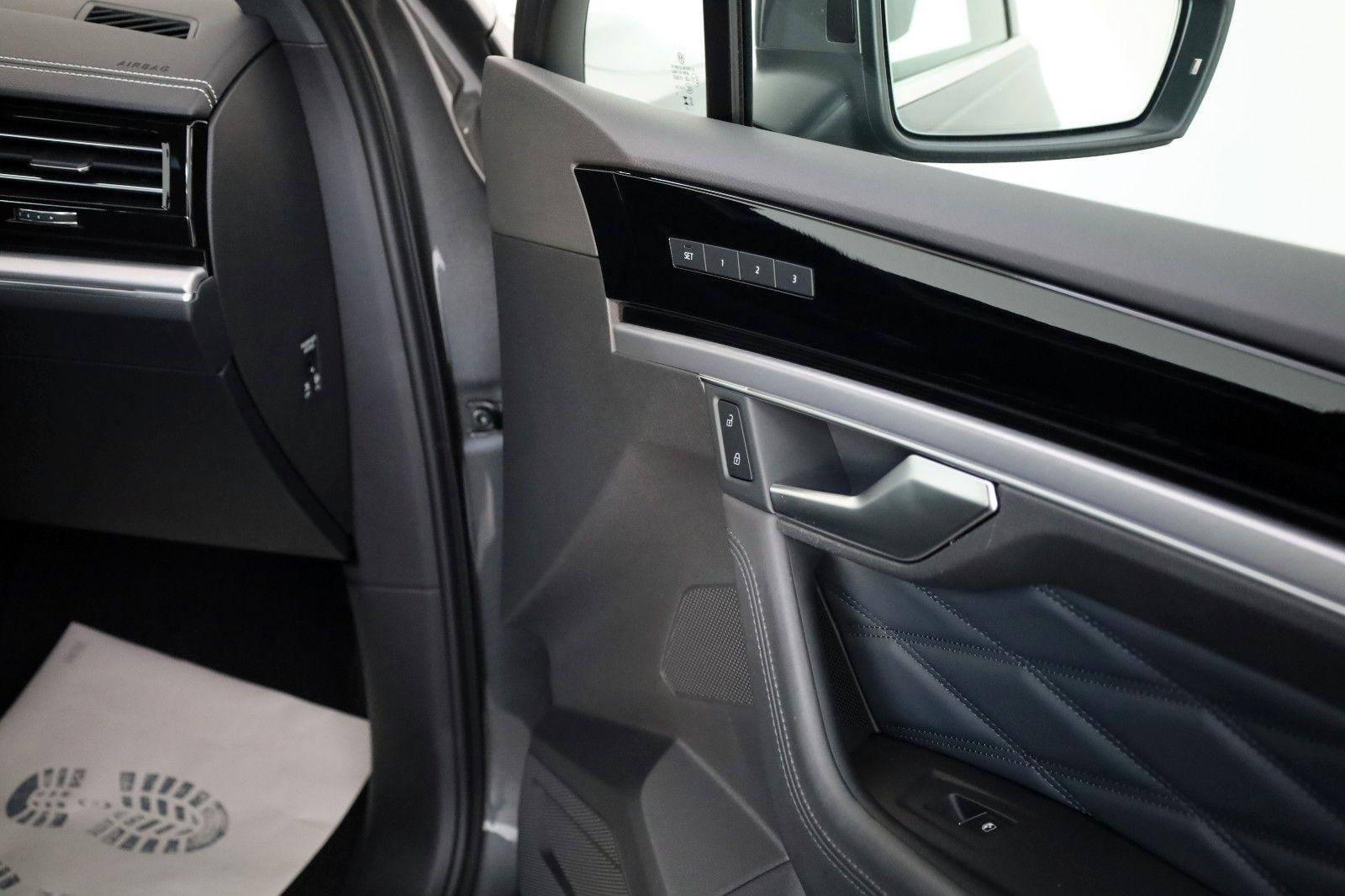 Fahrzeugabbildung Volkswagen Touareg Elegance 4M Leder,Navi,Panorama,Luftfed.