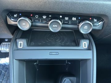 Citroën C4 1.2 PureTech 130 Max 360° MASSAGE LED SHZ AWR