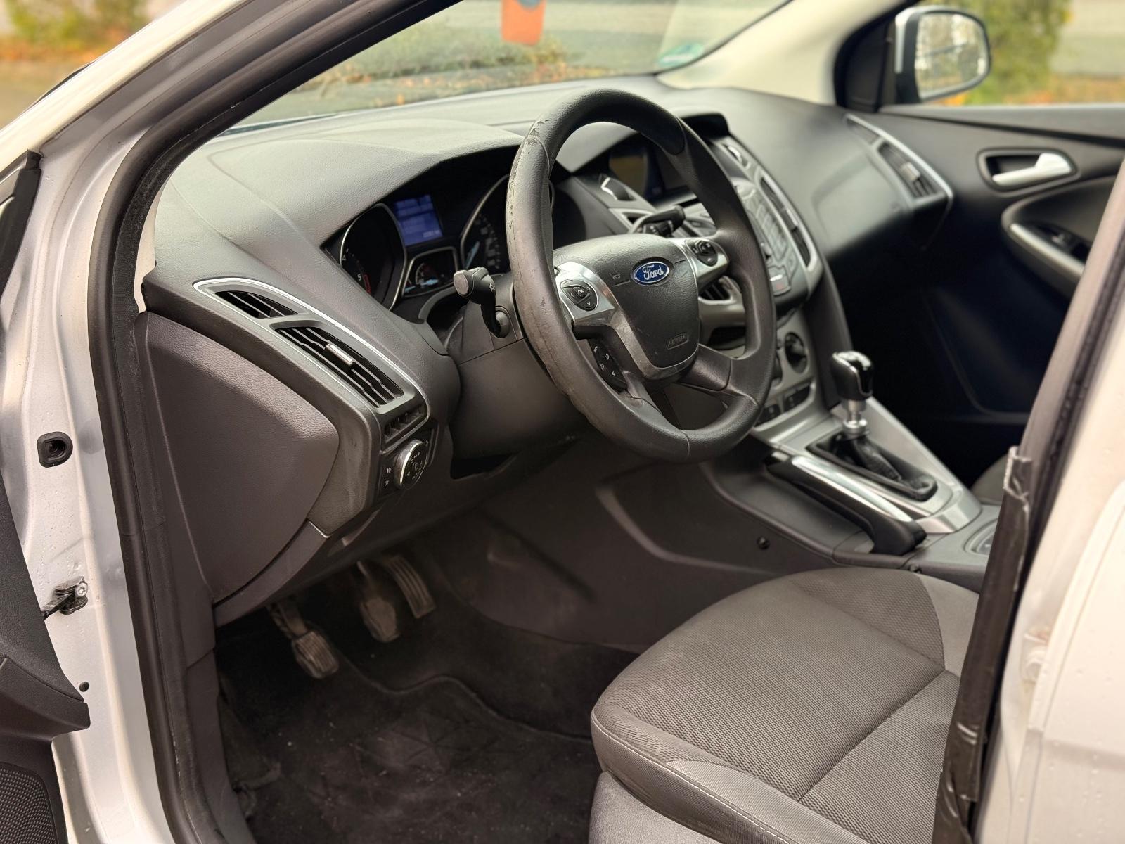 Ford Focus 2013 — photo 13