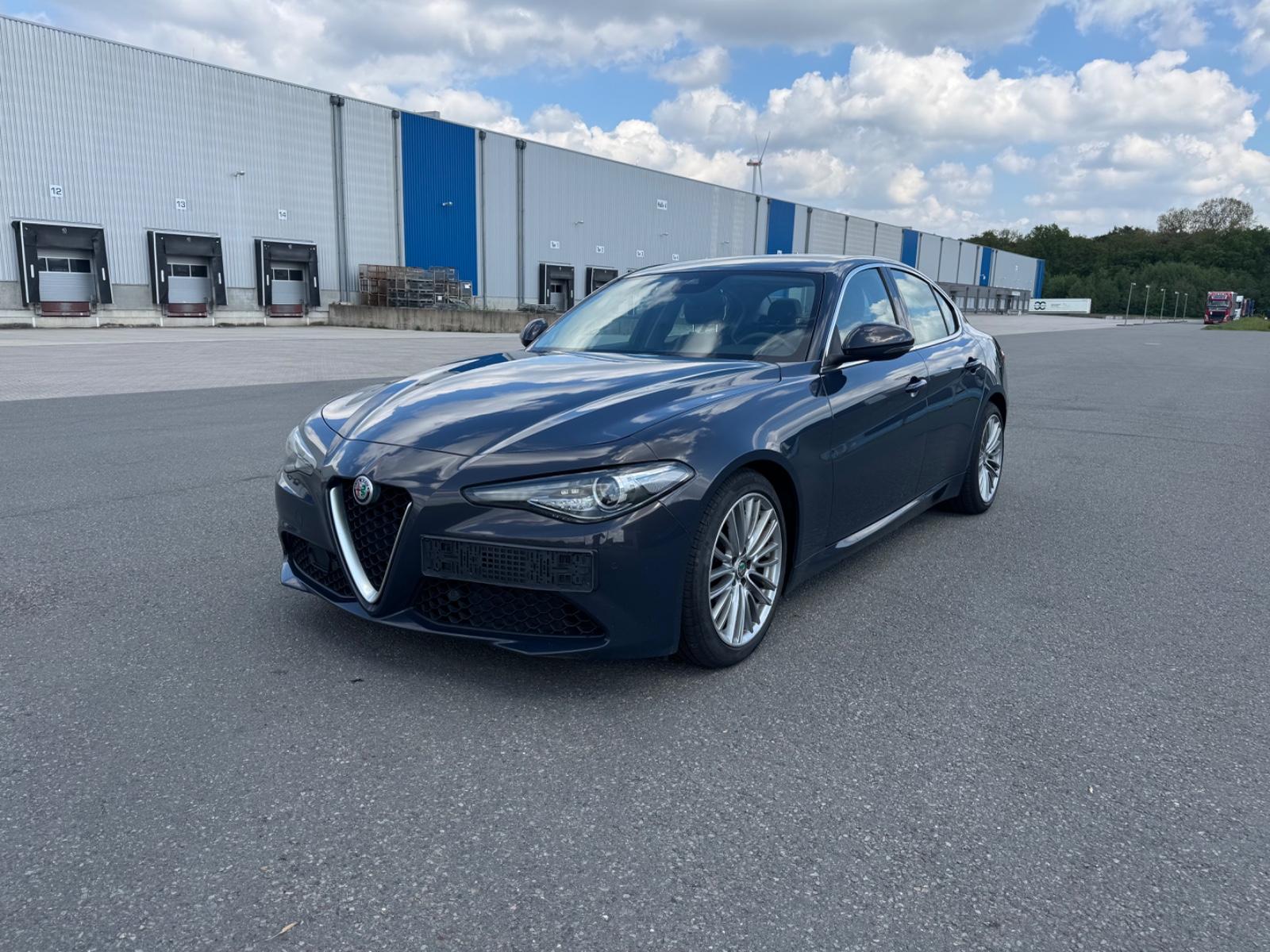 Alfa Romeo Giulia Super 2.2 JTDM NAVI LEDER KLIMA XENON