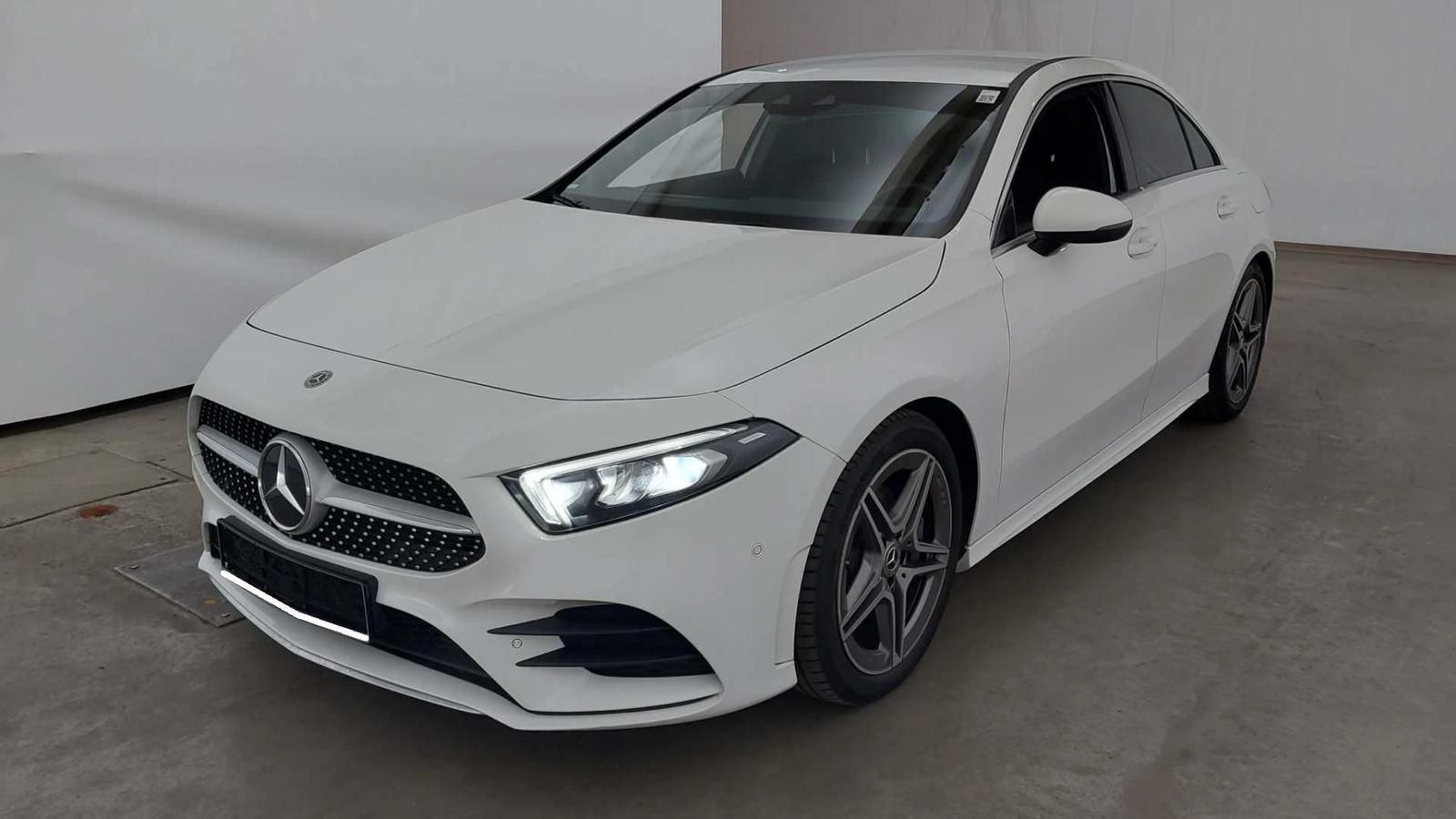 MERCEDES-BENZ A 200 Limousine AMG Line LED KAMERA NAVI VC