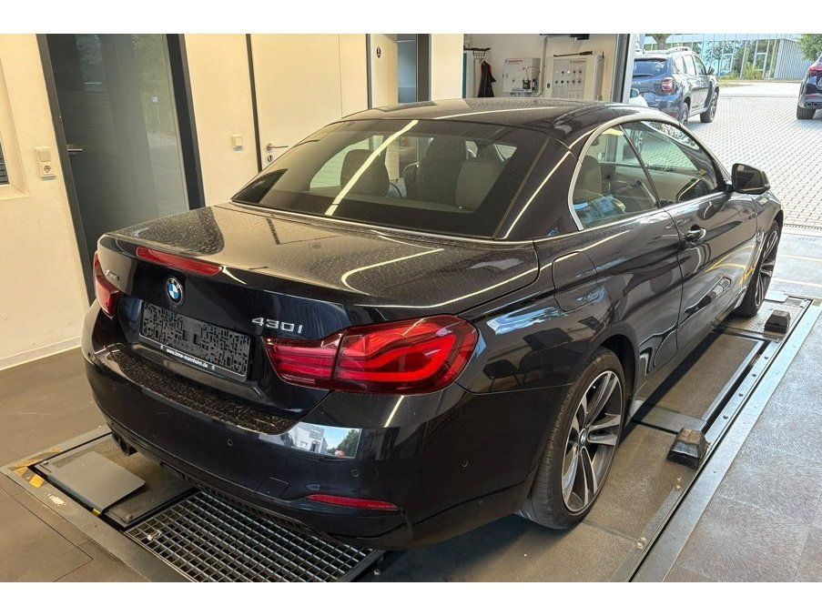 Fahrzeugabbildung BMW 430 i xDrive Sport Line Aut./ACC/PDC/NAVI/SHZ/
