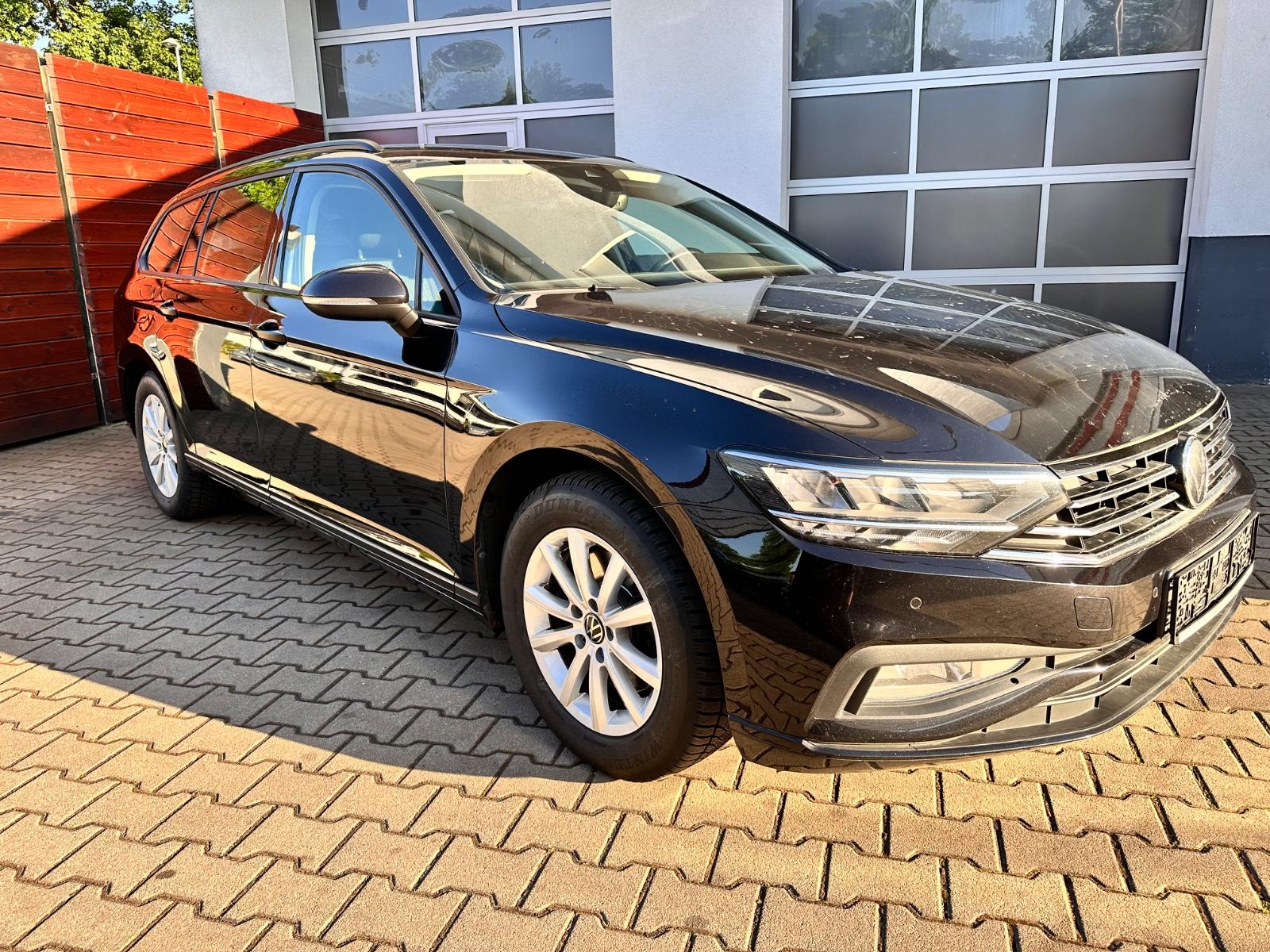 Volkswagen Passat Variant 2.0 TDI DSG Conceptline*LED*NAVI*