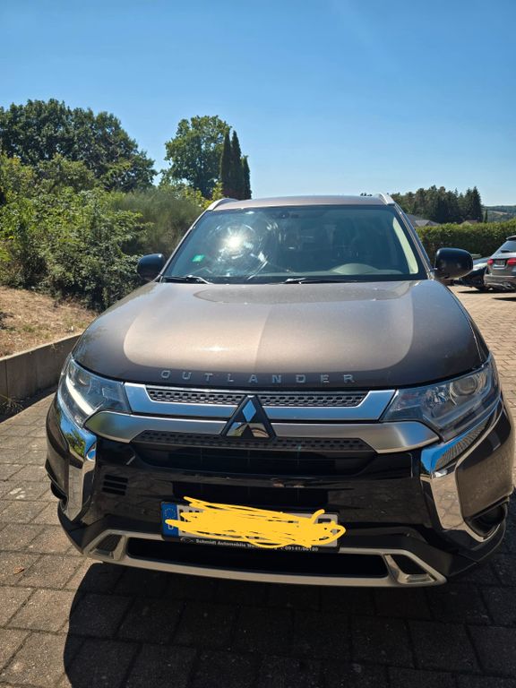 Image of Mitsubishi Outlander