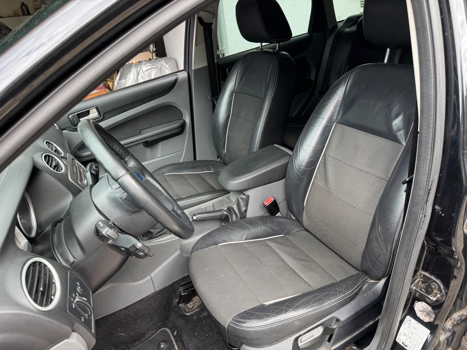 Ford Focus 2009 — photo 9