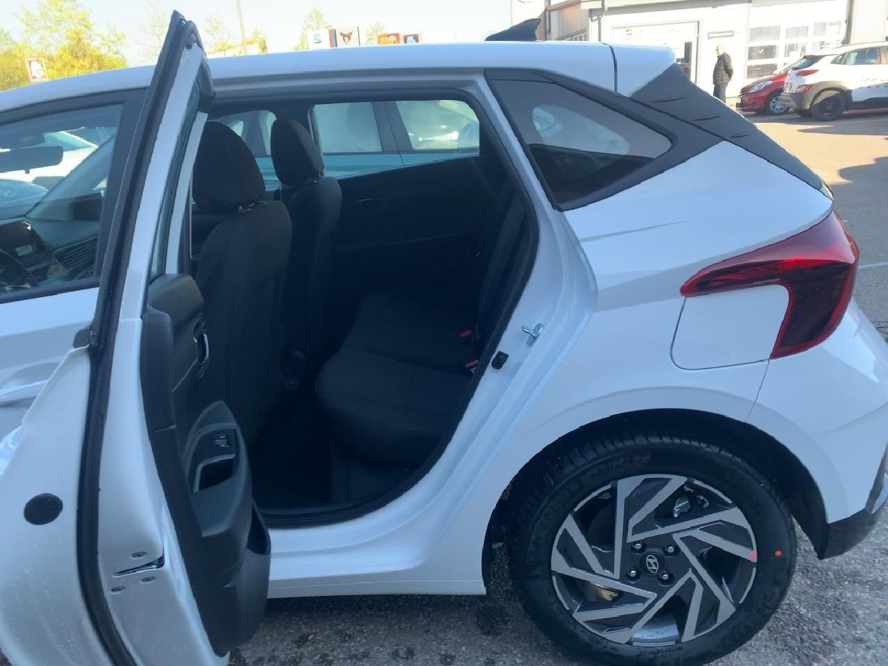 Fahrzeugabbildung Hyundai i20 Trend Komfort Bose POWERLEASING bis 16.05.*