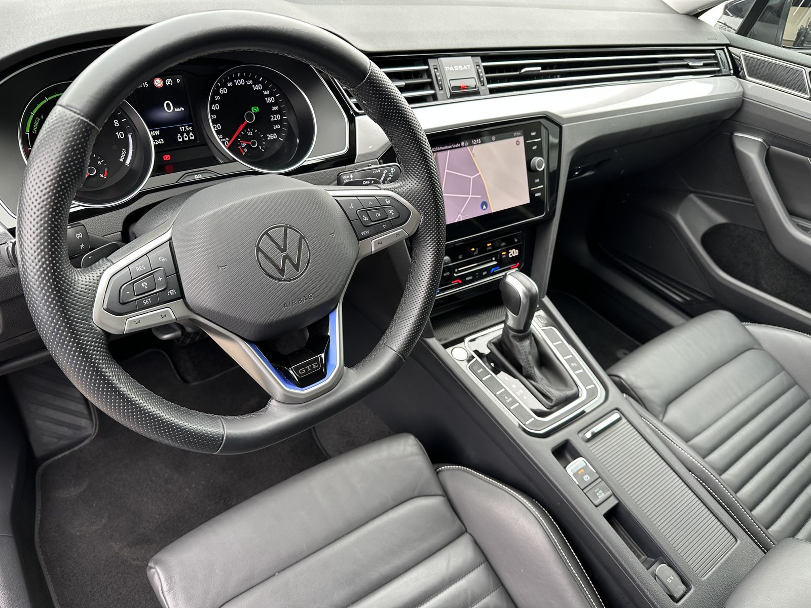 Fahrzeugabbildung Volkswagen Passat Variant 1.4 TSI DSG GTE NAV+LED+ACC+LEDER
