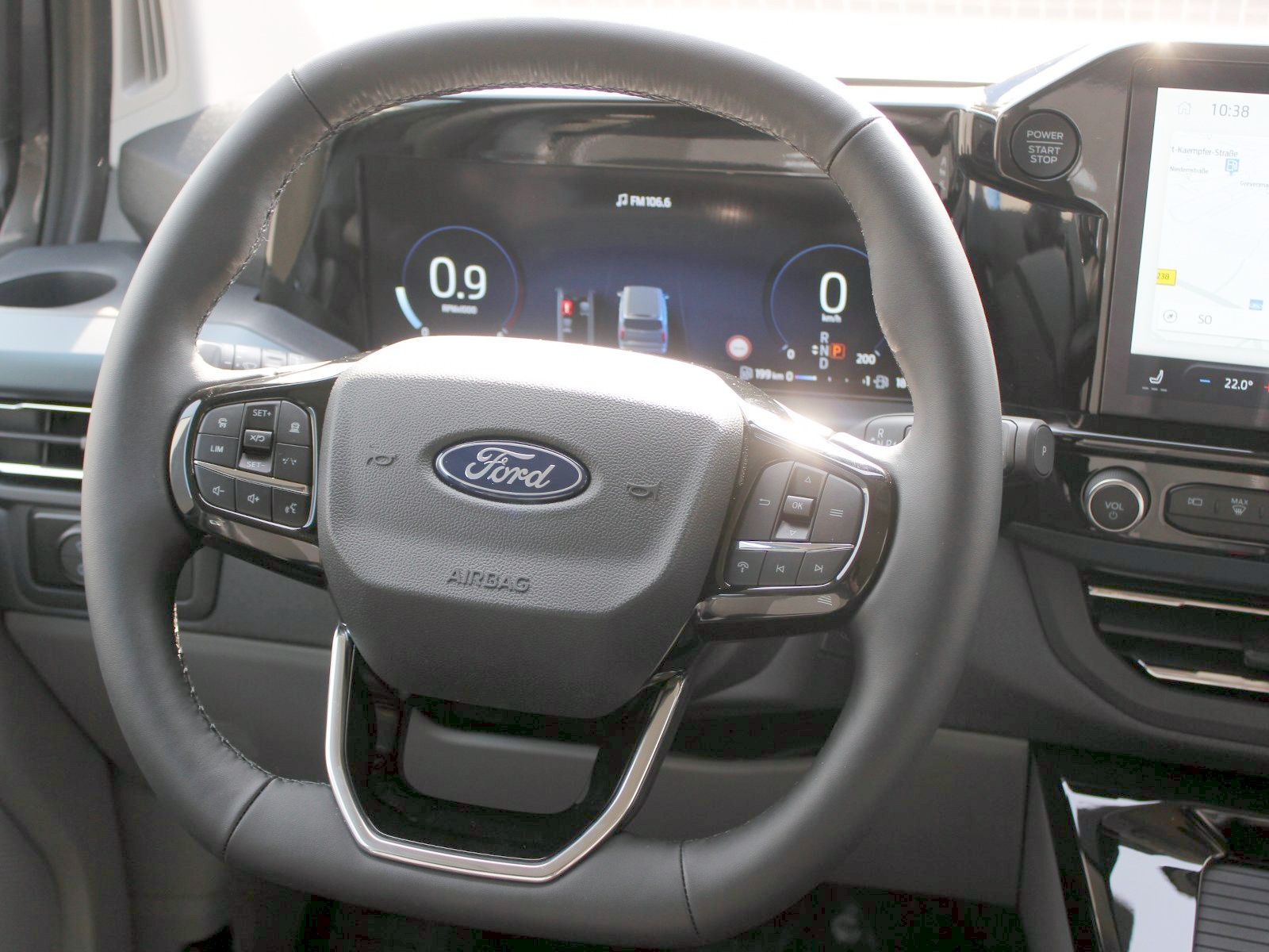 Fahrzeugabbildung Ford Tourneo Custom 320 L1 Tourneo Active FWD Bus
