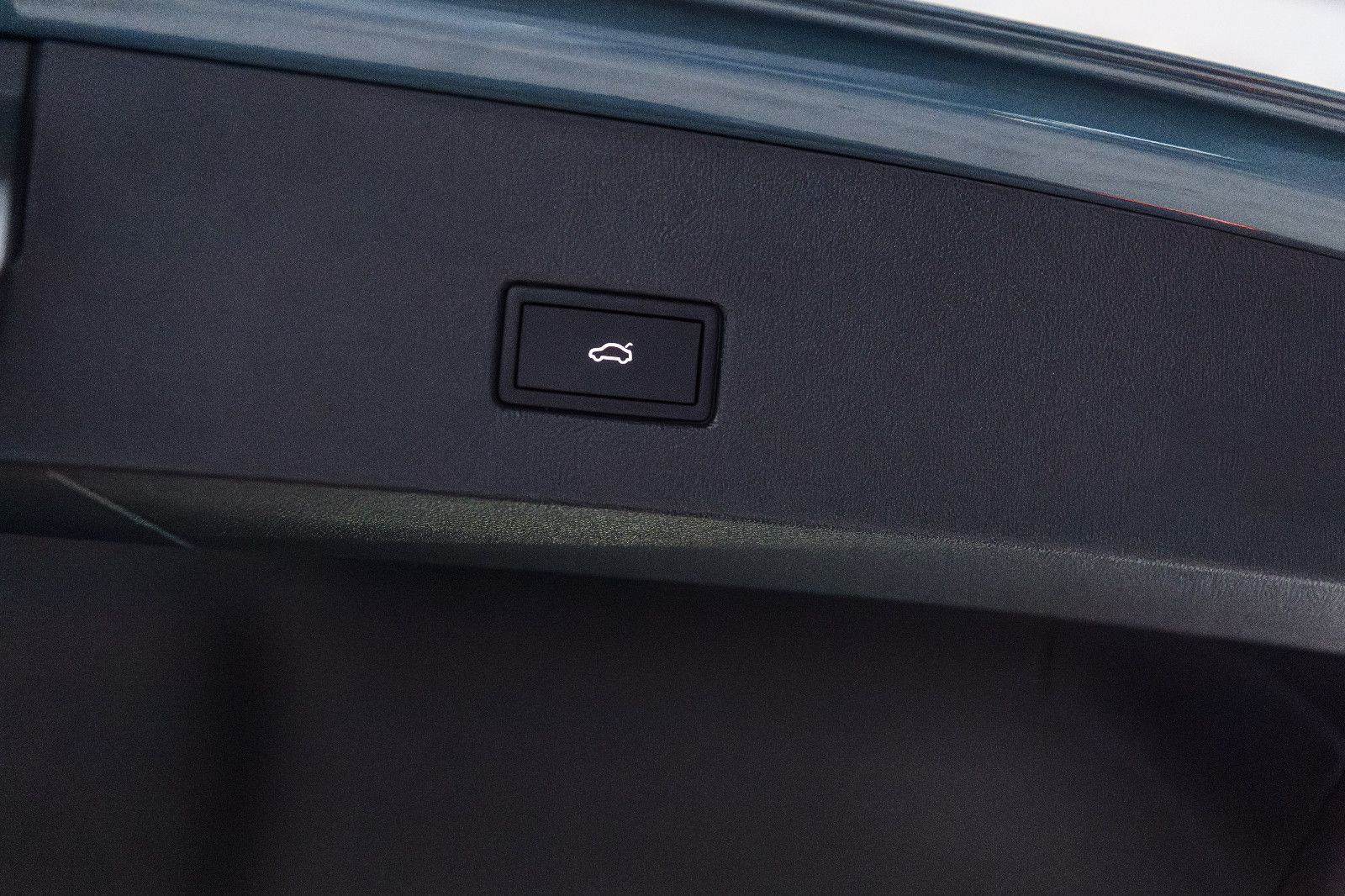 Fahrzeugabbildung Volkswagen T-Roc Style 1.5 TSI DSG LED+AHK+KEYLESS+KAMERA