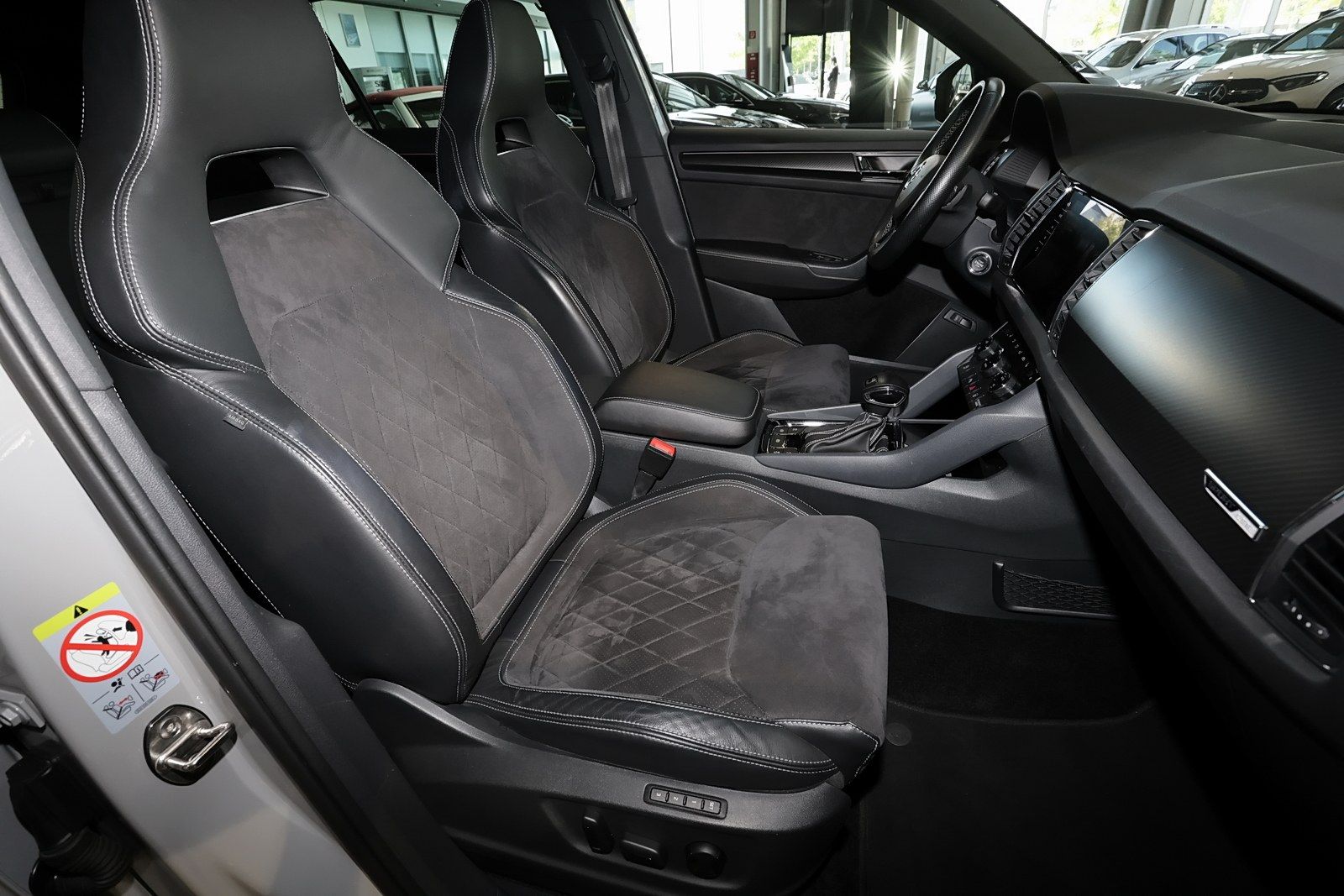 Skoda Kodiaq 2.0 TDI Sportline 4x4 NAVIGATION+LED+20" foto 4
