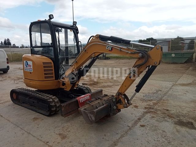 CAT 302.7D CR Minibagger < 7t with 3 buckets