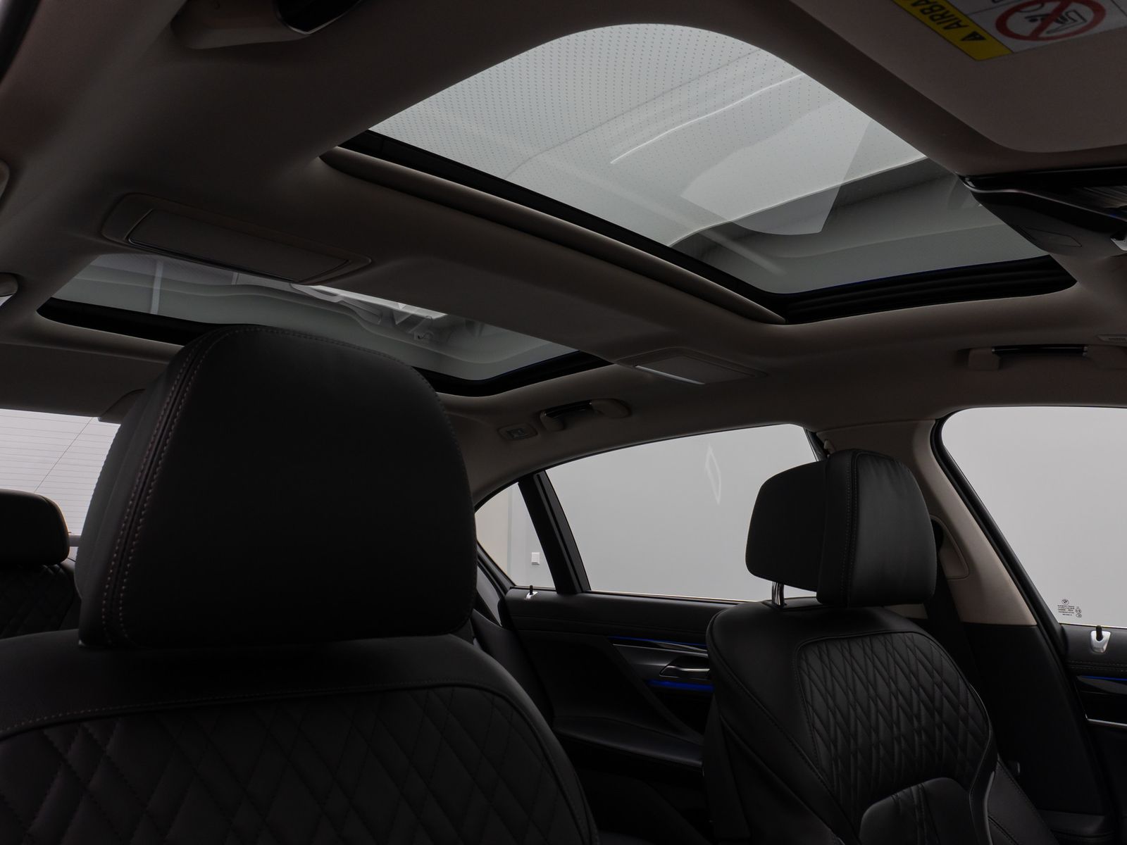 Fahrzeugabbildung BMW 750Li xD 360°Panorama Laser HUD H/K Massage ACC